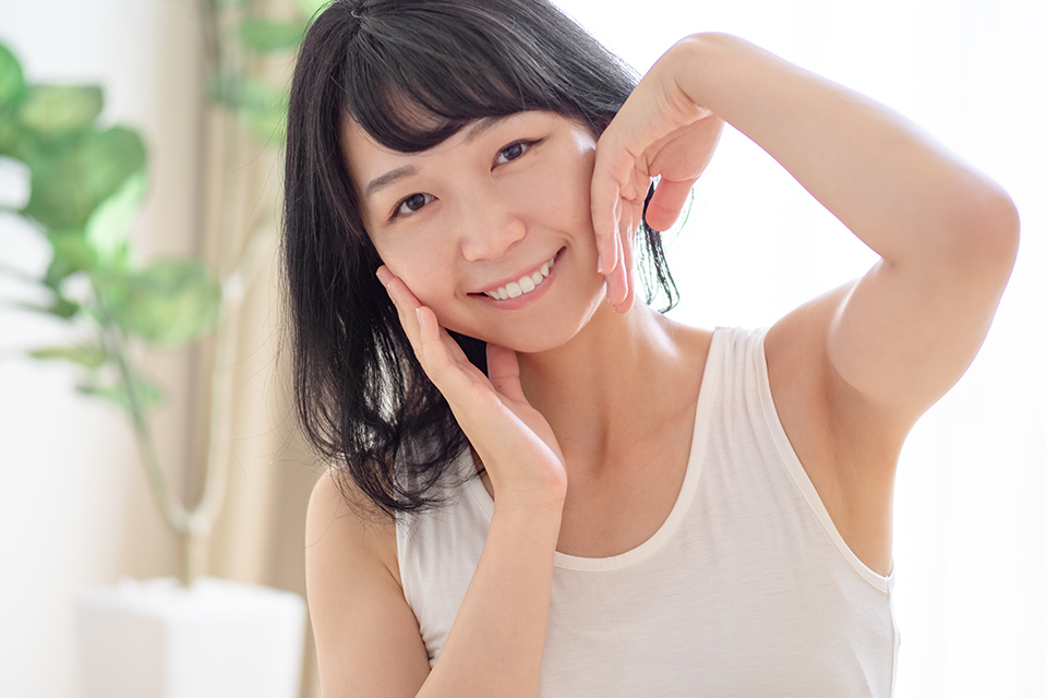 お肌がすべすべになった女性